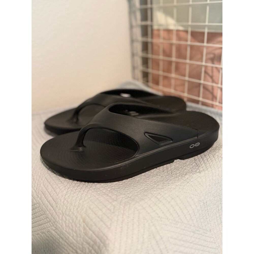OOFOS OOriginal Recovery Thong Flip Flop Sandals in Black Men’s 9 Women’s 11